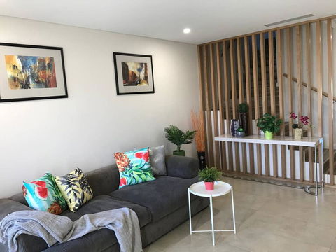 Private Room In Modern, Comfortable Home Stay - Redcliffe Tourism 0