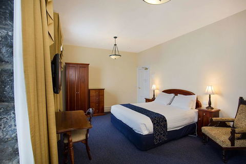 Quality Hotel Bentinck - Redcliffe Tourism 3