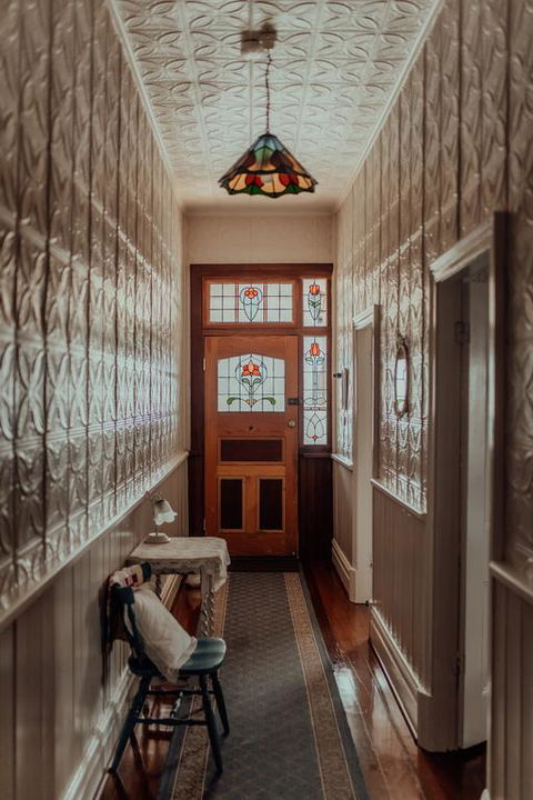 Railway Cottage - Redcliffe Tourism 3