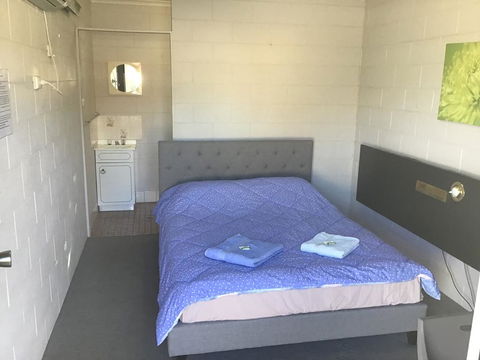 Rankins Springs Motel - Redcliffe Tourism 2