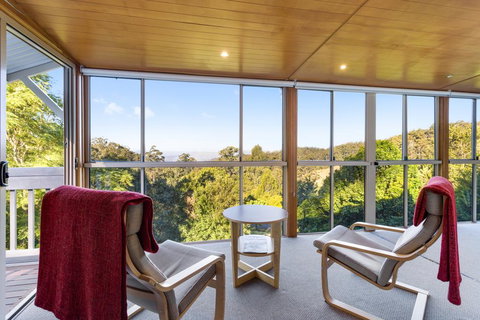 Ravensbourne Escape - Windsong - Redcliffe Tourism 0