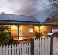 Rawson's Retreat - Five Bedroom Home - Walk CBD - Includes Breakfast - Redcliffe Tourism