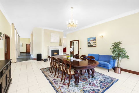 Razorback Holiday House With Incredible Views - Redcliffe Tourism 3