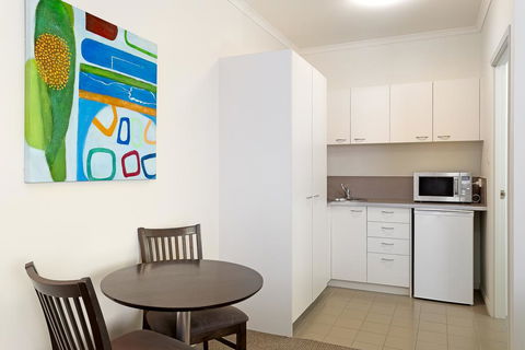 Redcliffe Motor Inn - Redcliffe Tourism 3
