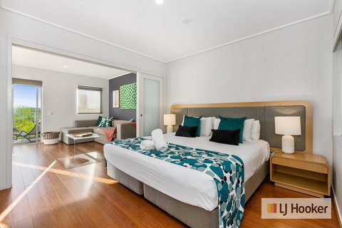 RESORT & SPA 8321 HINTERLAND Views - Redcliffe Tourism 0