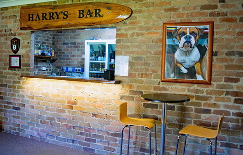 Rest Point Motor Inn - Redcliffe Tourism 3