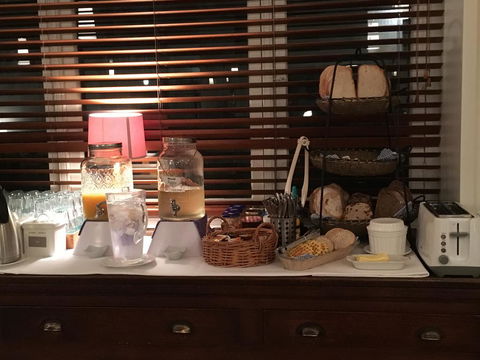 Richmond Hill Hotel - Redcliffe Tourism 2