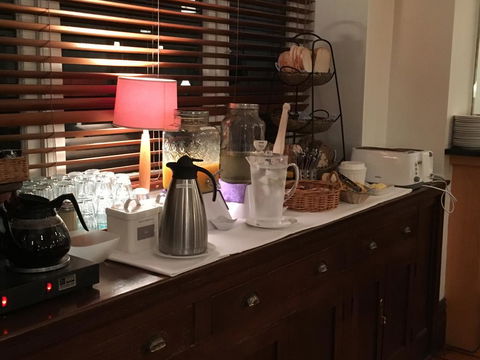 Richmond Hill Hotel - Redcliffe Tourism 1