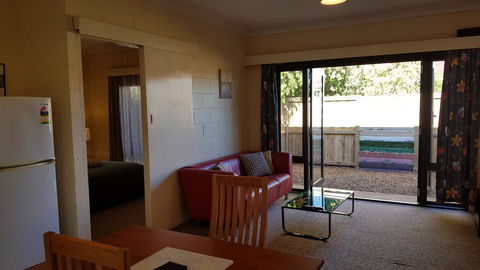 Rise N' Shine - Min Stay 4 Nights - Redcliffe Tourism 1