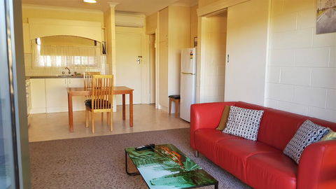 Rise N' Shine - Min Stay 4 Nights - Redcliffe Tourism 2