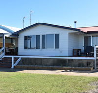 Rising Tide Beach House - Redcliffe Tourism
