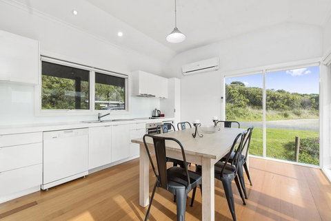 Rivernook Cottage - Redcliffe Tourism 3