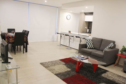 Riverside Apartment Next To Sydney Olympic Park - Redcliffe Tourism 3