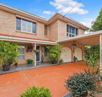 Riverside Haven - boating fishing beach cafes in walking range - Redcliffe Tourism