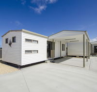 Rocks Retreat Cabin - Seal - Redcliffe Tourism