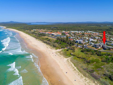Romiaka 8 - Views Over The Pippi Beach - Redcliffe Tourism 3