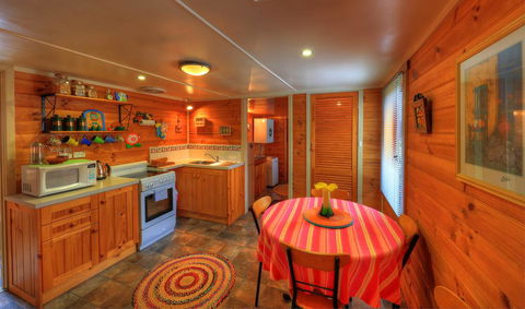 Rosebank Cottage Collection - Redcliffe Tourism 0