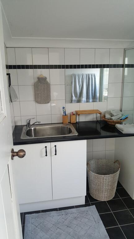 Rosslyn Cottages - Redcliffe Tourism 2