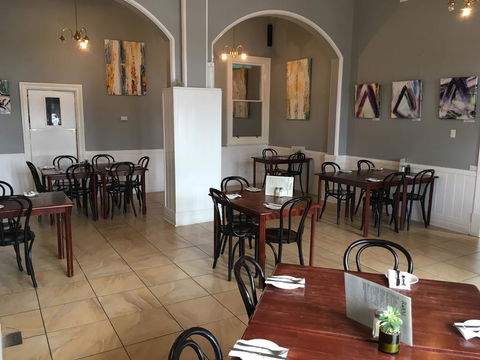 Royal Exchange Hotel - Redcliffe Tourism 2