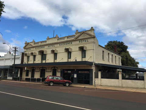 Royal Exchange Hotel - Redcliffe Tourism 0