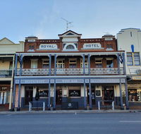 Royal Hotel - Redcliffe Tourism