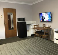 Roydons Motor Inn - Redcliffe Tourism