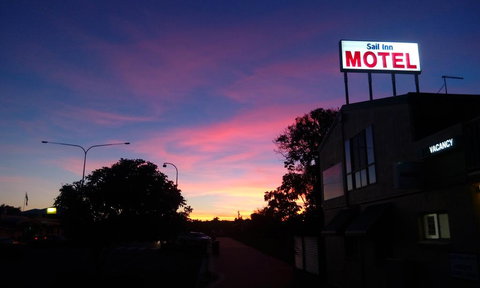 Sail Inn Motel - Redcliffe Tourism 3