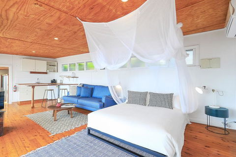 Sail On In Boatshed - Redcliffe Tourism 3