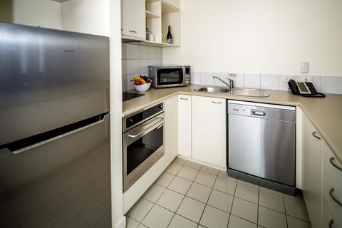 Salamanca Terraces - Redcliffe Tourism 3