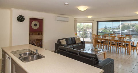 SALT - 37 Oceanview Drive - Redcliffe Tourism 3