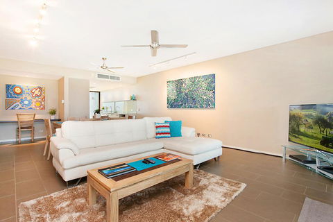 Saltwater Suites - 1,2 & 3 Bed Waterfront Apartments - Redcliffe Tourism 1