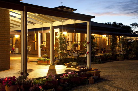 Sanctuary@Waratah - Redcliffe Tourism 3