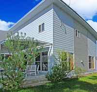 Sandlewood Breeze - spacious entertainer - Redcliffe Tourism