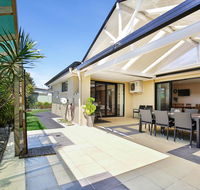 Sandy Bottom - Pet Friendly - 3 Min Walk to Beach - Redcliffe Tourism