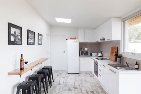 Sandy Point Hideaway - Redcliffe Tourism 2