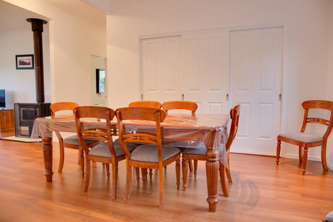 Sapphire Cottage - Redcliffe Tourism 2