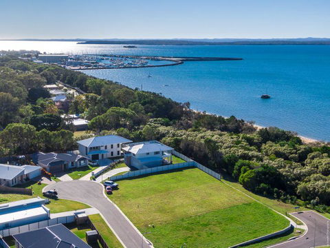 Sea Breeze Esplanade, Beachfront, Close Marina Hervey Bay - Redcliffe Tourism 0