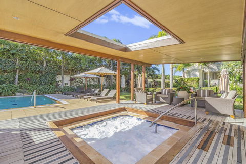 SEA CULTURE 1110 - Redcliffe Tourism 0