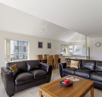 Seachange Apartment 3 - Redcliffe Tourism