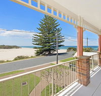 SEASCAPE - An Enticing Lakeside Escape - Redcliffe Tourism