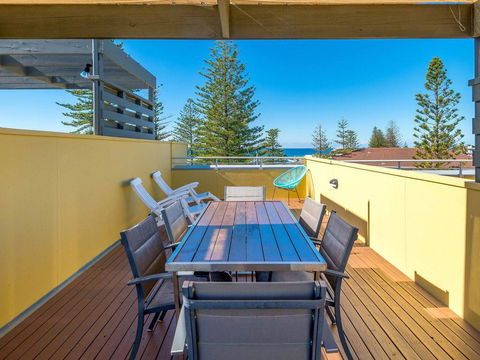 Seaspray 3 - Straight Across The Road From Main Beach Yamba - Redcliffe Tourism 3