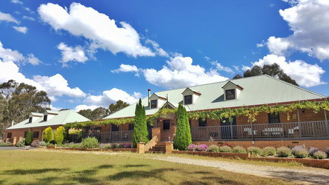 Secret Valley Escape - Redcliffe Tourism 2