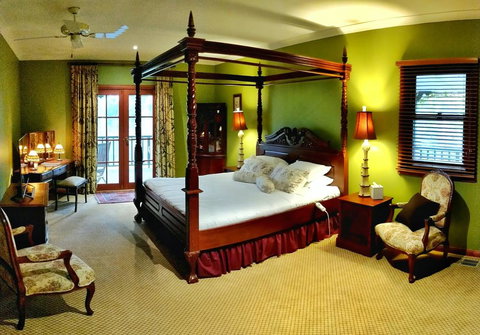 Secret Valley Escape - Redcliffe Tourism 1