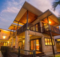 Serendipity - Cable Beach Escape - Redcliffe Tourism