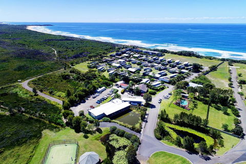 Serenity Diamond Beach (formerly Ramada Resort Diamond Beach) - Redcliffe Tourism 0