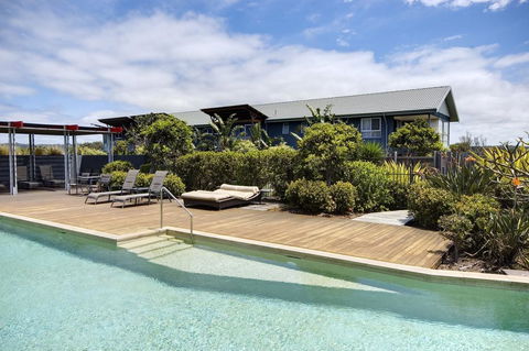 Serenity Diamond Beach (formerly Ramada Resort Diamond Beach) - Redcliffe Tourism 1