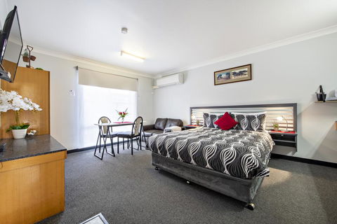Shearing Shed Motor Inn - Redcliffe Tourism 2