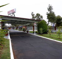 Silver Oaks Motel - Redcliffe Tourism