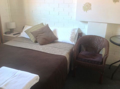 Silver Sands Studio Room - Redcliffe Tourism 2