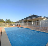 Silver Springs 6br Luxury Homestead with Wifi Pool. Fireplace Views Olives and Space - Redcliffe Tourism